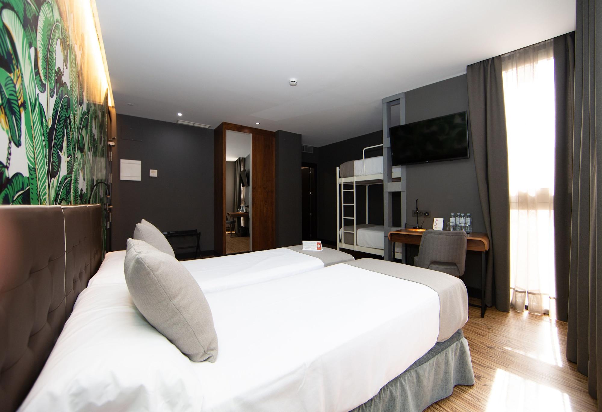 Malaga Premium Hotel Екстер'єр фото