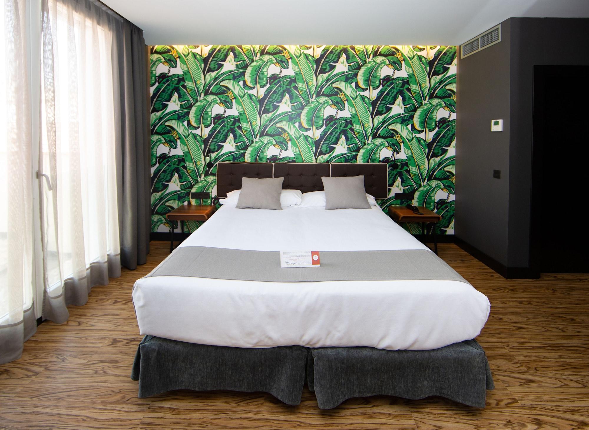 Malaga Premium Hotel Екстер'єр фото