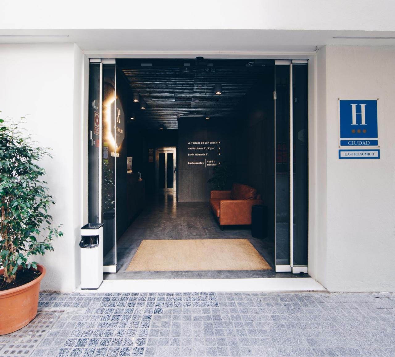 Malaga Premium Hotel Екстер'єр фото